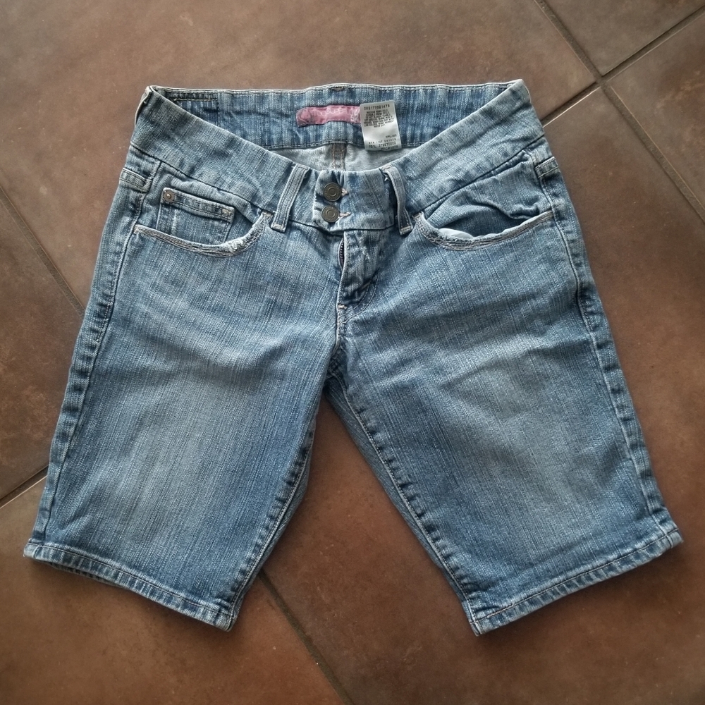 Levi's Too Superlow 524 Med Wash Shorts Jr Sz 3